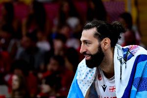 三分神准！申格利亚14中10&三分5中5砍全场最高27分 正负值+33