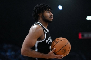 媒体人：卡梅隆-托马斯防守&串联都一般 这种纯攻击手很难卖出去