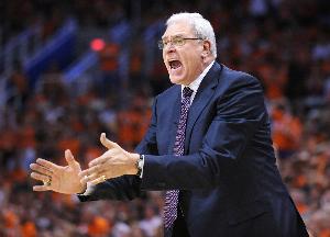 斯科特：三角进攻和普林斯顿体系现在行不通 因为球员球商不够