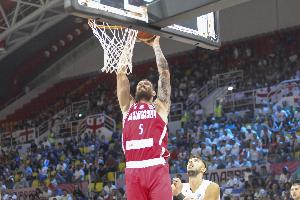 拼尽全力！马穆凯拉什维利12中8空砍全场最高20分外加8板