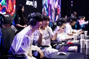 这赛段Rookie哥帮忙顶上！TheShy第三赛段7次单杀 被单杀6次