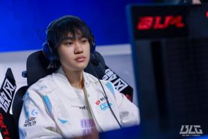 不愧是一阵中单！knight两度单杀Rookie 第三赛段单杀次数高达18次