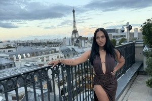 想老婆了！库里晒出和阿耶莎视频截图：我的巴黎女神！