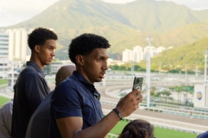 为中国赛探路！太阳官方晒邓恩&伊戈达罗中国游玩&活动照