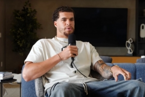 小波特：很多NBA球员成名后就迷失自我 但我有家教就不会这样