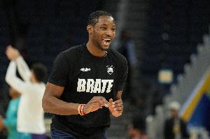 经纪人：库明加会接受两年4500万带交易否决权或均薪3000万的合同