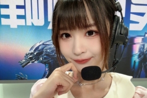 解说瞳夕晒照：国庆节快乐！大家永远快快乐乐哦