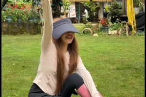 主持人BaoBao晒旅游照：大自然和美食治愈一切