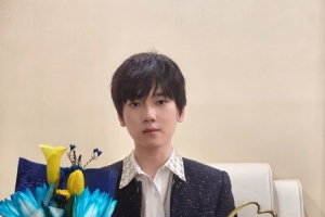 JackeyLove更新动态：祝大家中秋快乐 团团圆圆