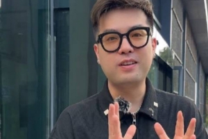 主持人刘航：司仪线下影院包场一个小厅 一起线下观赛支持IG