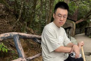 战胜许哥！xiaohu更博：假期结束快乐