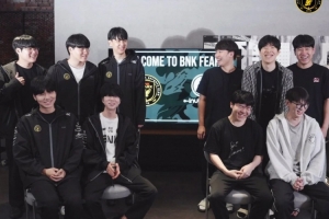 BFX分享与IG合照：欢迎IG选手团队，期待在世界赛的精彩表现