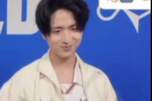 G2官方分享Hans Sama尝试刀马刀马舞：还是有点害羞