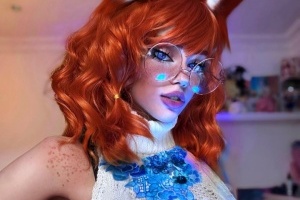 这也有角度推特COSER怒斥FLY：为什么只Ban女英雄 不对劲