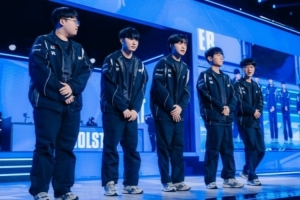 KT和AL率先晋级，LOL官方晒两队合照：瑞士轮3-0达成