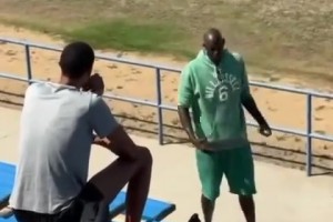 下赛季继续进化吗文班亚马晒休赛期接受狼王加内特的指导