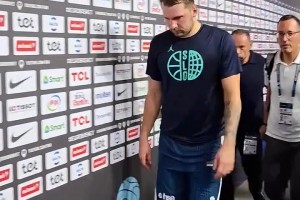 燃尽了！东契奇空砍39+10+7 赛后垂头丧气离开球场