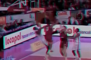 卧槽，杀人啦！这记死亡隔扣简直不要太凶残！