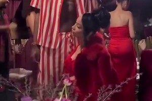 贵圈真乱此前23岁杰伦-格林的40岁女友带23岁儿子观战