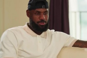 主持人直呼抠门！詹姆斯：我去中国不开漫游 只连酒店Wi-Fi