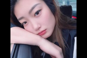 李梦怼脸自拍，这颜值真是越来越高了！