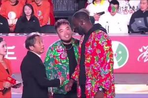 哈哈哈，笑死！宋小宝现场教学追梦：瞅你那损色