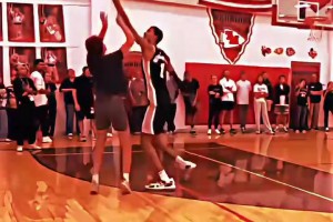 孔祥宇谈老詹决定2：不信他会宣布退役，不是刚执行完球员选项？