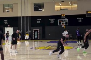 东契奇这状态可以啊！这状态老詹可以多休息休息应该没啥问题